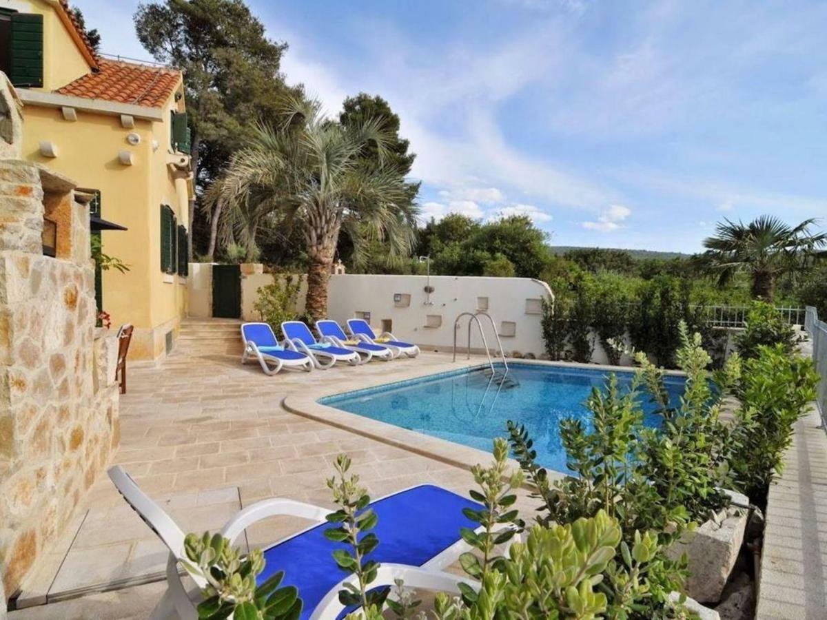 Deluxe Villa Sirena On The Beach With Pool Supetar Zewnętrze zdjęcie