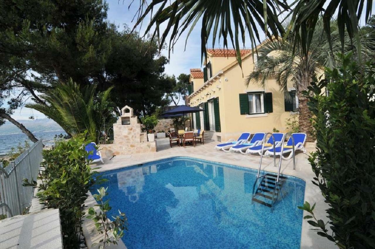 Deluxe Villa Sirena On The Beach With Pool Supetar Zewnętrze zdjęcie